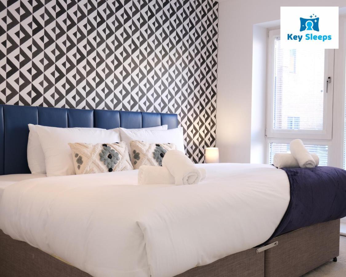 Four Bedroom House By Keysleeps Short Lets Contractor Campbell Park Location Apartment Milton Keynes