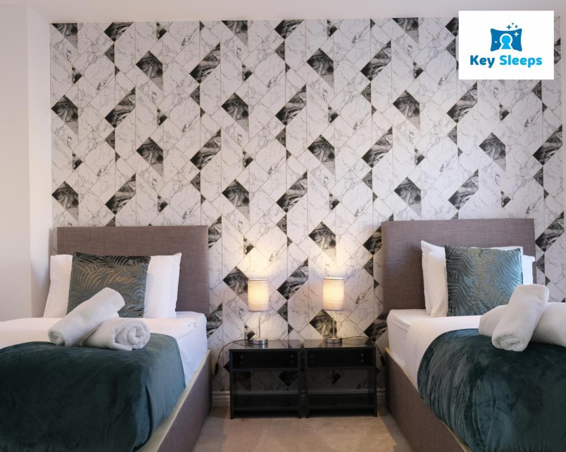 Apartment Four Bedroom House By Keysleeps Short Lets Contractor Campbell Park Location *