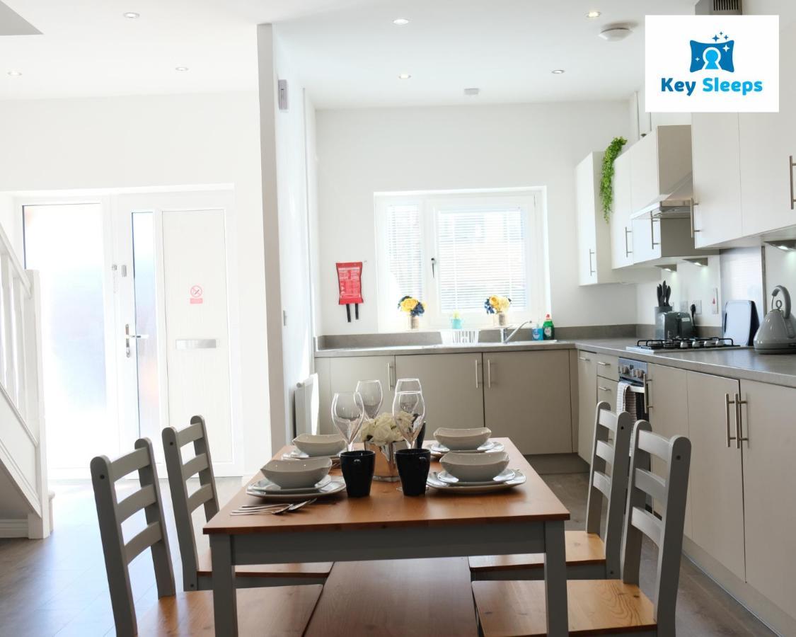 Four Bedroom House By Keysleeps Short Lets Contractor Campbell Park Location * Milton Keynes