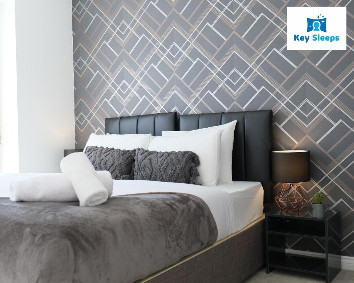 Four Bedroom House By Keysleeps Short Lets Contractor Campbell Park Location Apartment *